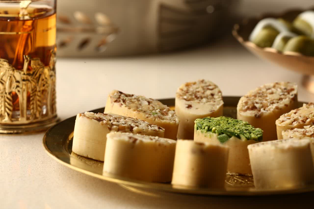 حلوای بوتیکی بادام